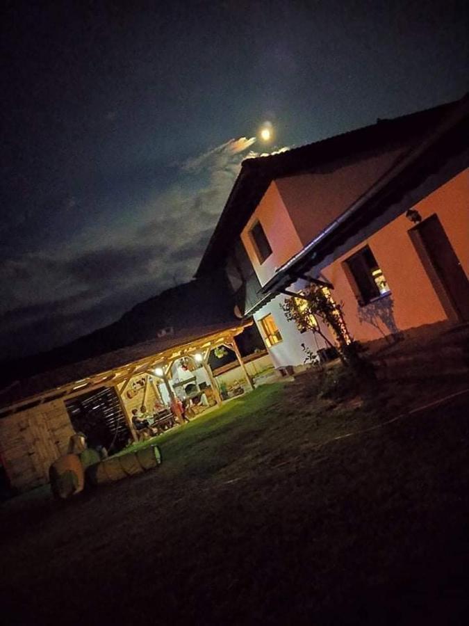 Guest House Yana Turkasheni Exterior foto