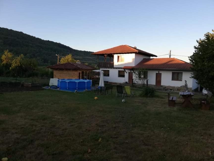 Guest House Yana Turkasheni Exterior foto