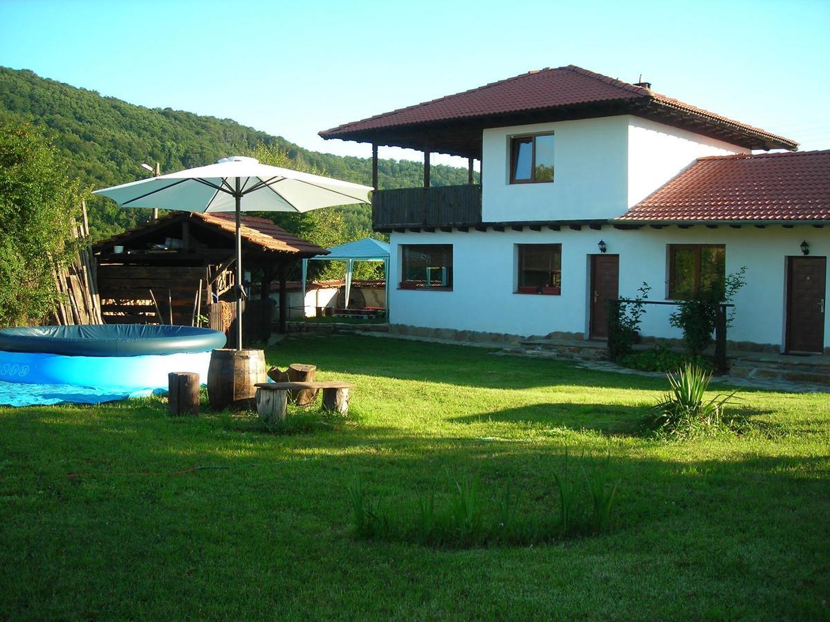 Guest House Yana Turkasheni Exterior foto
