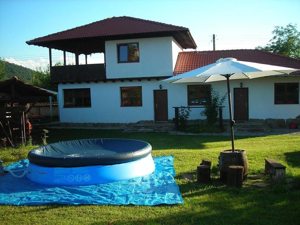 Guest House Yana Turkasheni Exterior foto